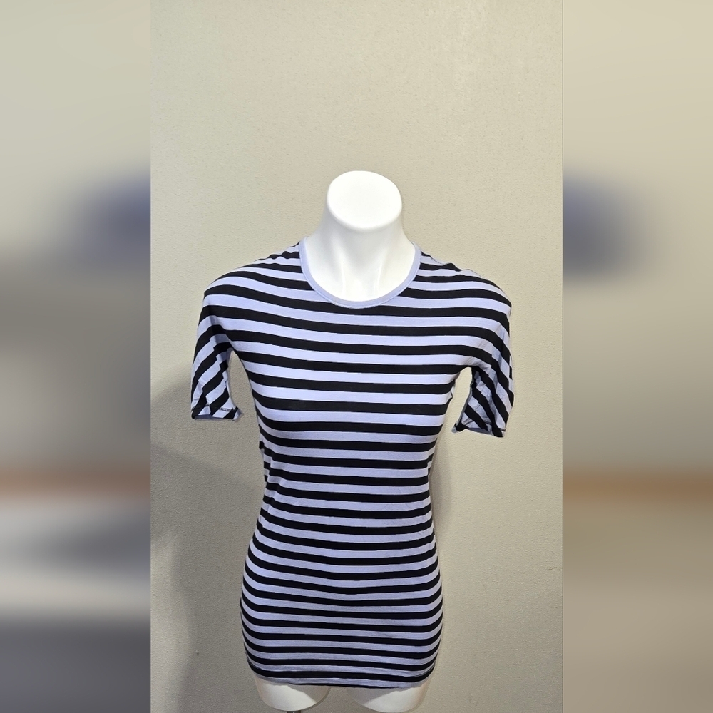 Lululemon Devotion Tee Shirt Purple Black Stripe Short Sleeve Women's Size 4